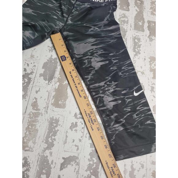 2756 Nike Pro Dri Fit 3/4 Length Tights‎ Gray/Black Size Medium - Picture 5 of 6